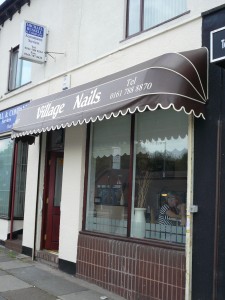 Retractable Canopies (Village Nails) Monton 6