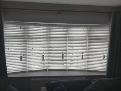 Bay window Venetian blind