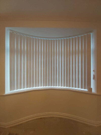 Vertical blinds curved with bay window