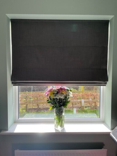 Black out Roman blind