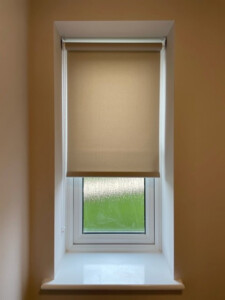 Hallway roller blind